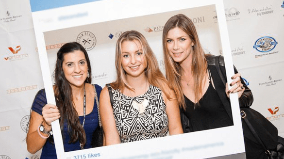 Le luxe accessible : stratégies des marques de sacs à main moyenne gamme - Delcier