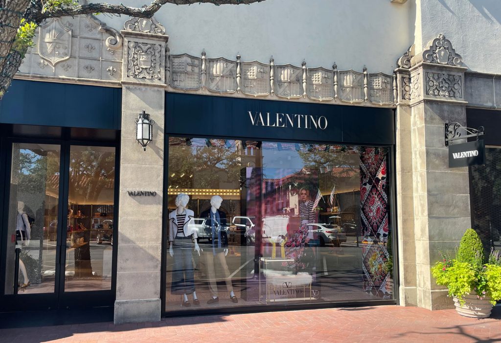 L’Histoire de la Marque Valentino by Mario Valentino